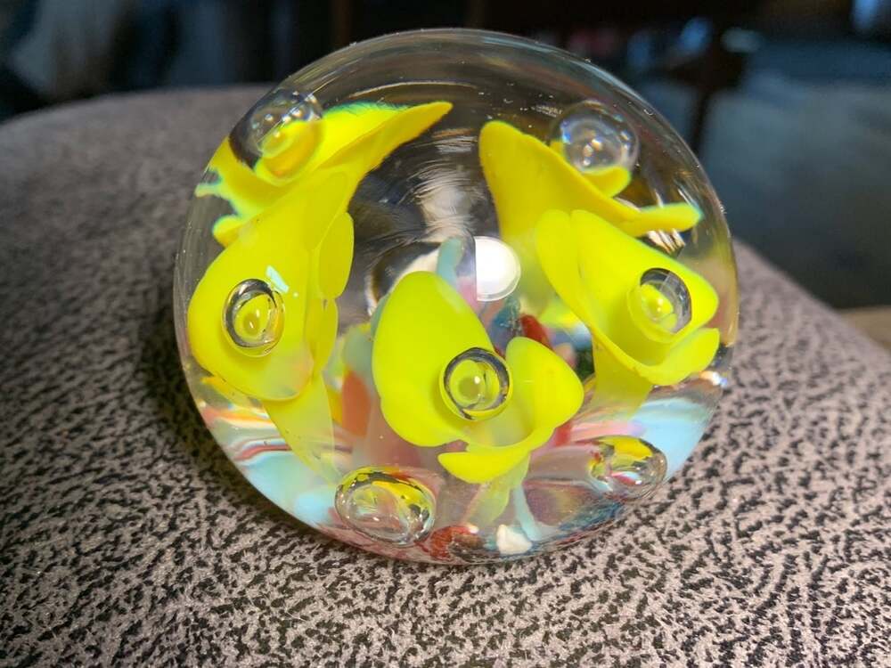 Vintage St.Clair  Yellow flowers blown glass Paperweight